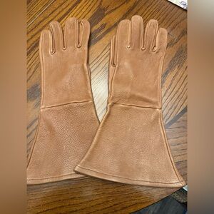 Mens Brown Leather gloves.